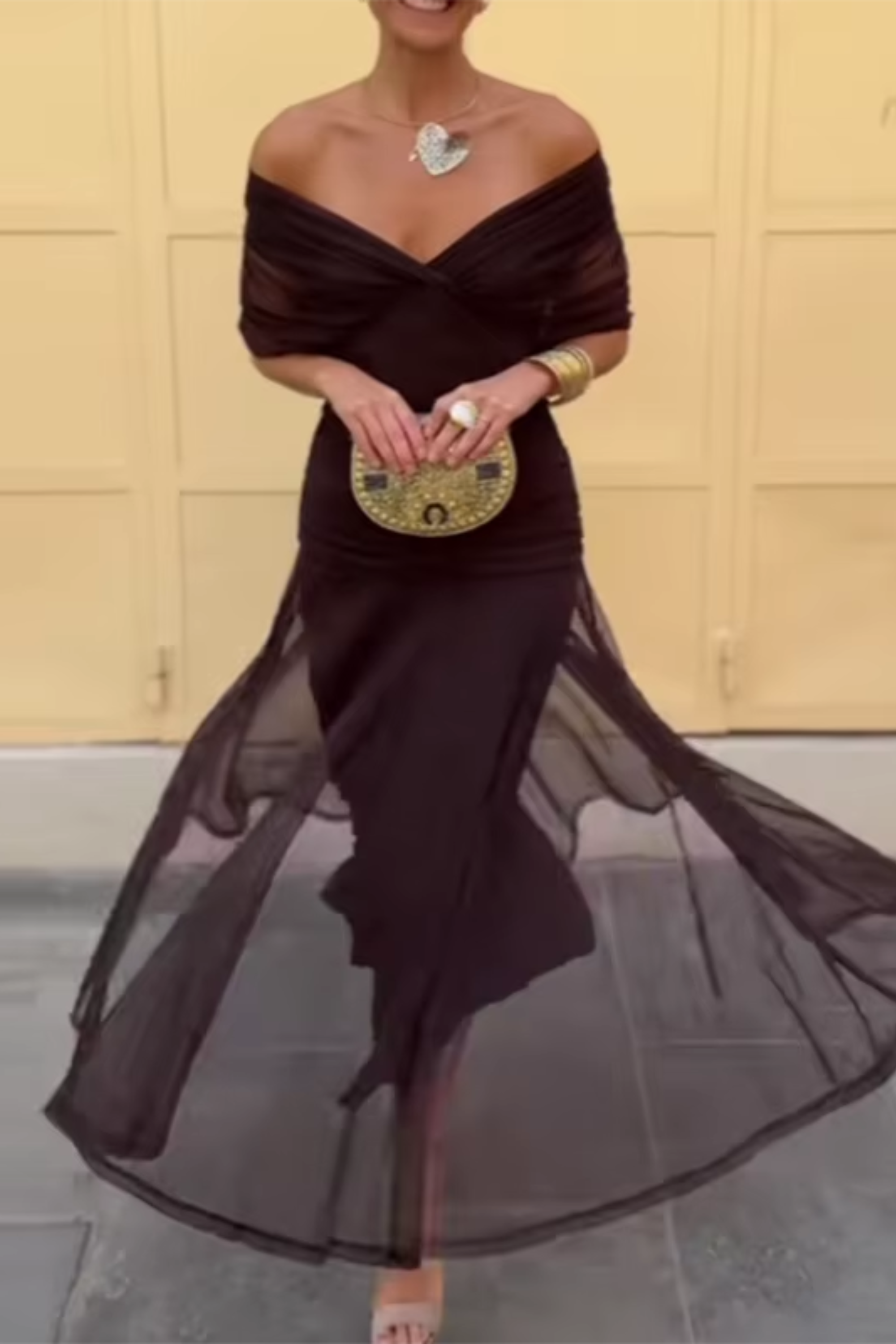 Luisa | Elegante abito lungo da cerimonia con scollo a V