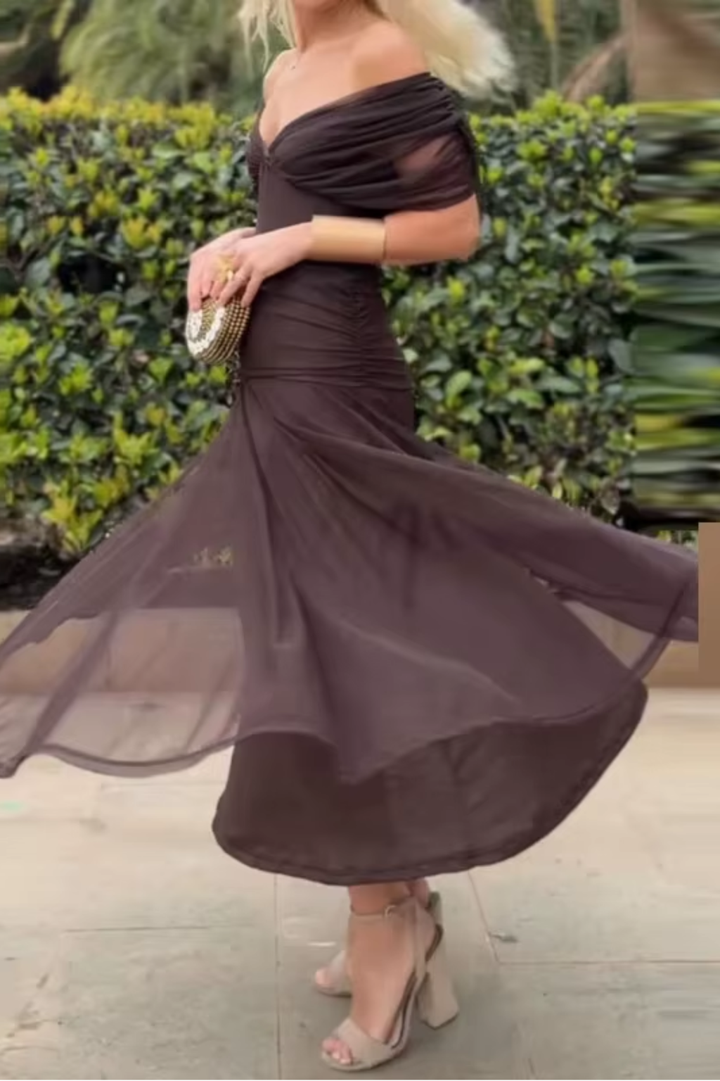 Luisa | Elegante abito lungo da cerimonia con scollo a V