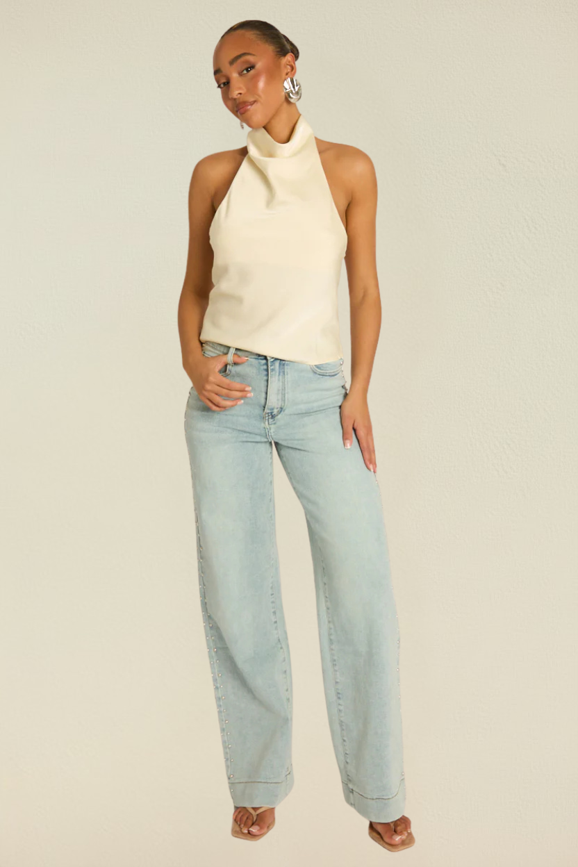Elara – Top Halter Vestibilità Avvolgente