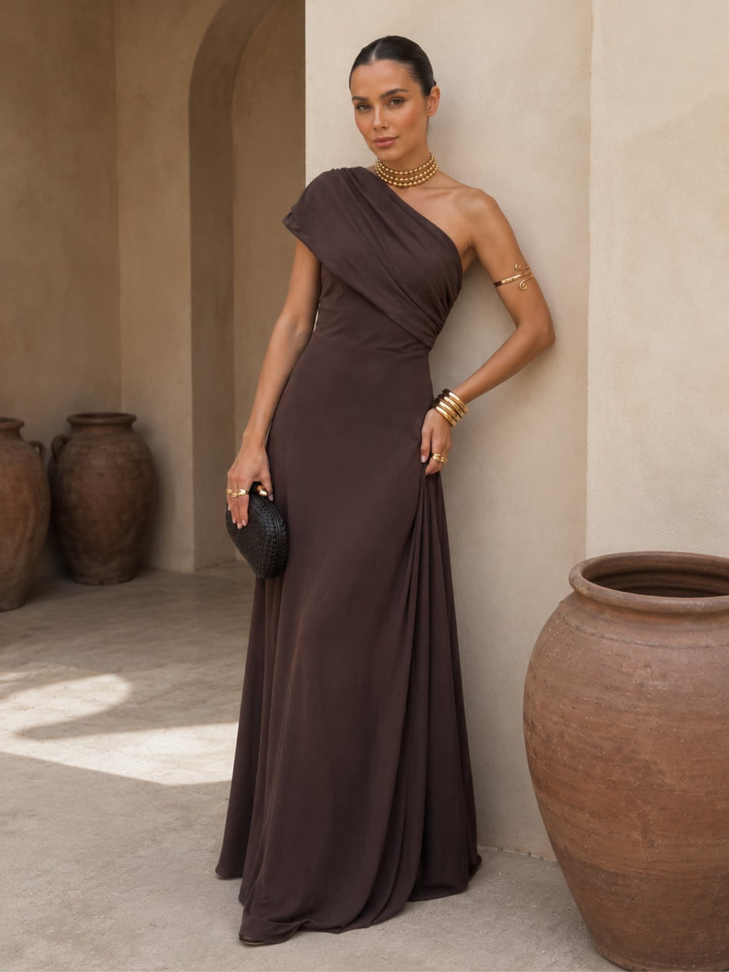 Abito Noto in Marrone