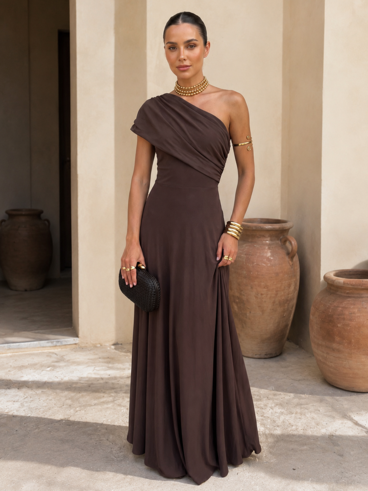 Abito Noto in Marrone