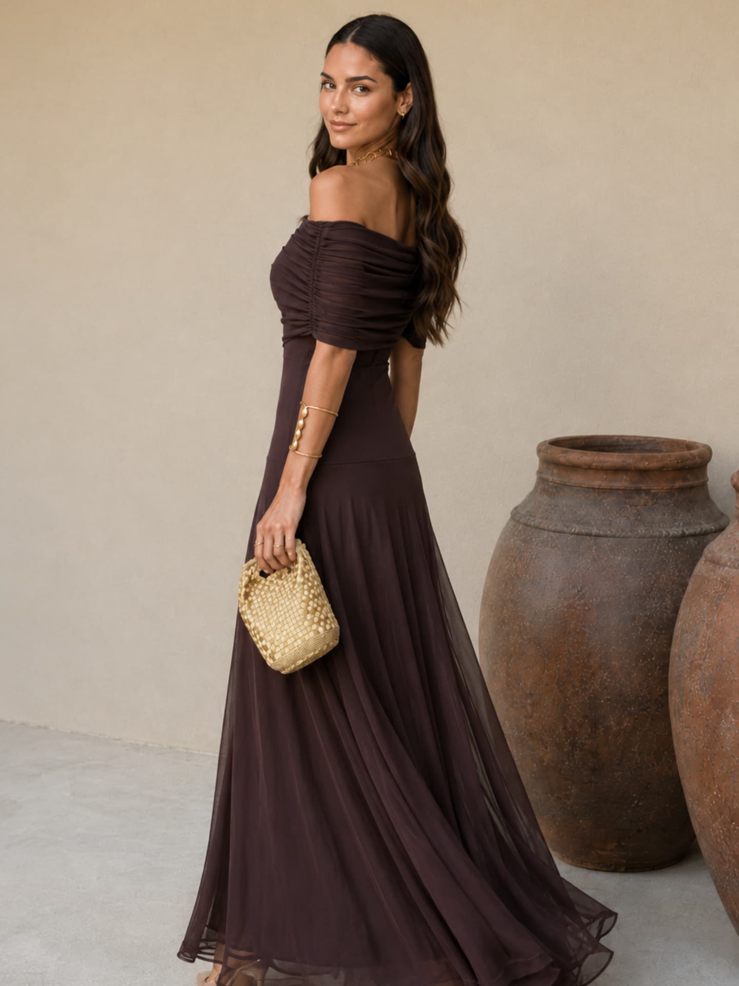Abito Noto in Marrone