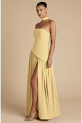 Valeria – Vestito lungo senza spalline con spacco elegante Giallo Chiaro