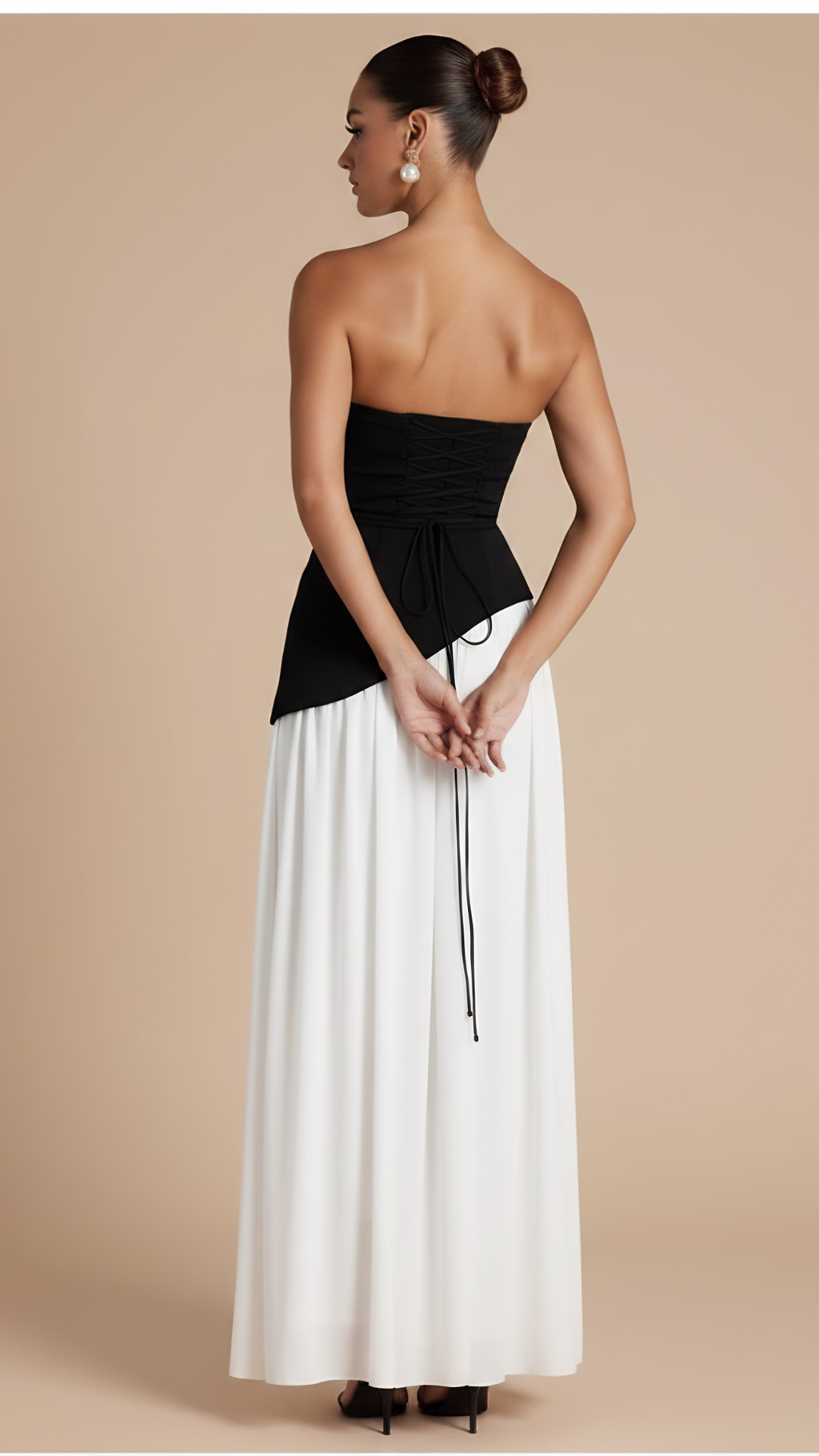 Valeria – Vestito Lungo Senza Spalline con Spacco Elegante Bianco e Nero