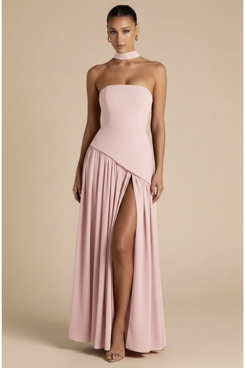 Valeria – Abito lungo senza spalline con spacco, elegante rosa chiaro